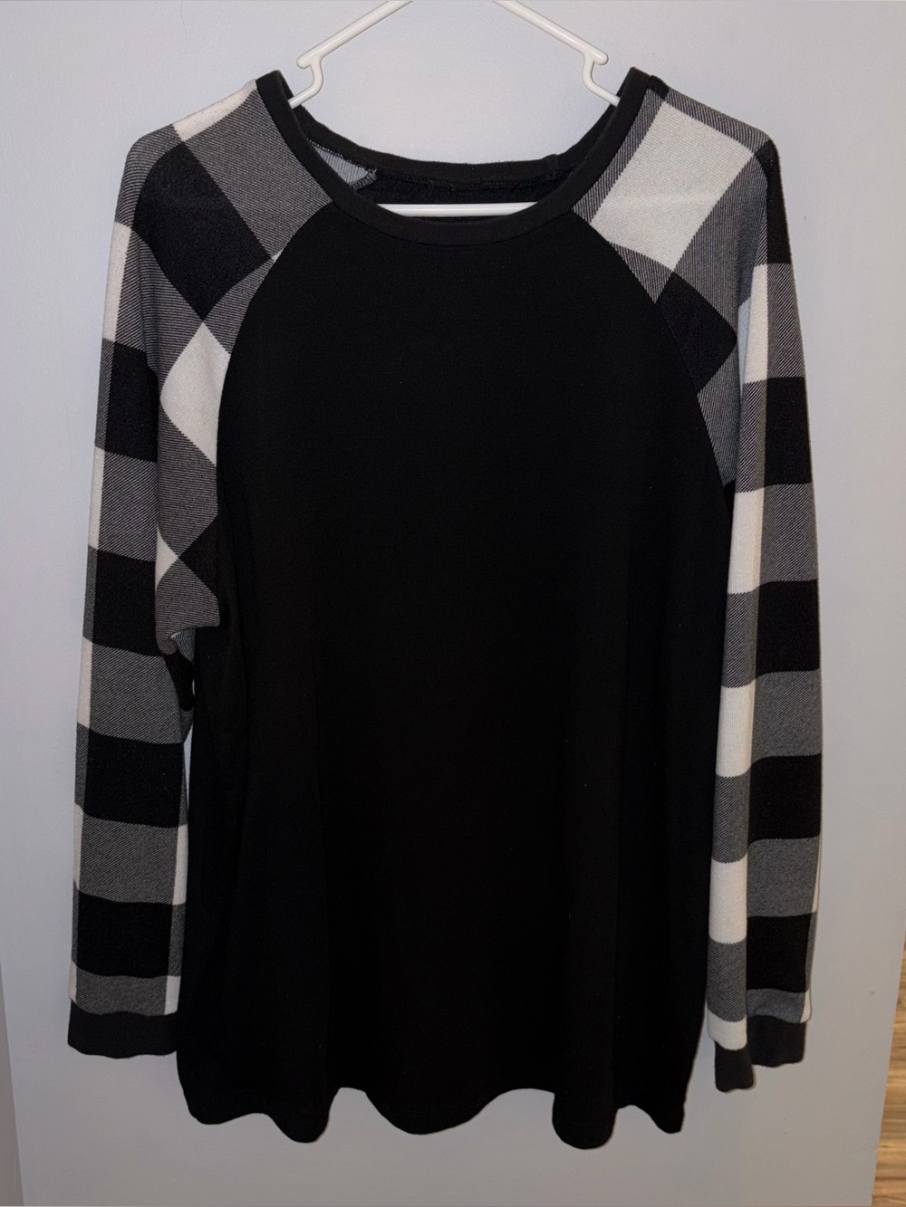 Black Plaid-Sleeve Women's Top XL